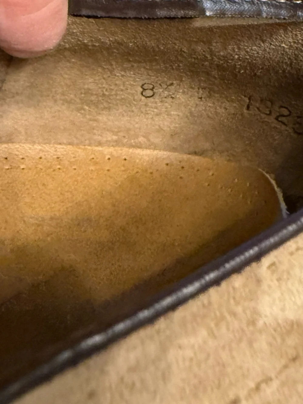 Vintage Hush Puppies Men's 8/8.5 Suede Lace-Up Derby Shoes in Taupe